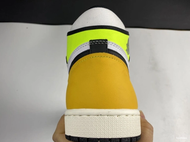 Cheap MAX JORDAN RETRO AIR 'VOLT OG GOLD' 555088-118 1 HIGH 0703